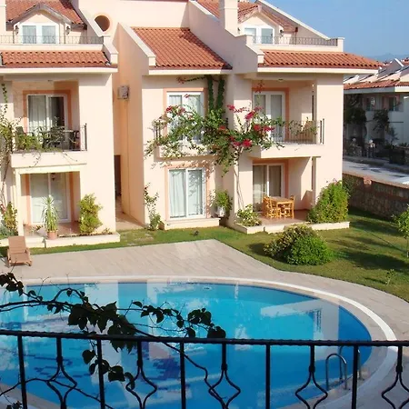 Town House Lissa Garden 12